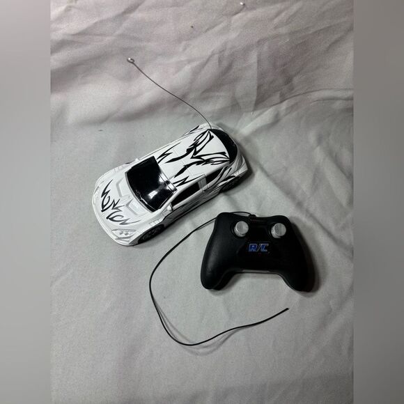 RC Remote Controlled  White Street Race Car Tested & In Working Order EPC - Picture 2 of 8